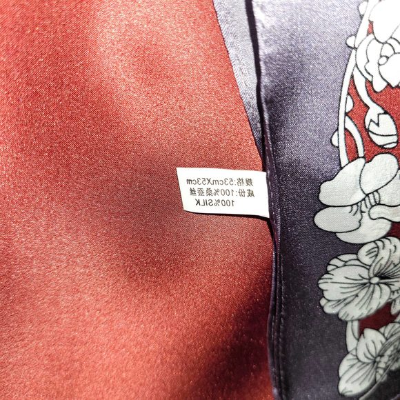 NWT Genuine 100% Mulberry Silk Satin Scarf 21"x21" Small Square Shawl 54801 - Picture 5 of 9